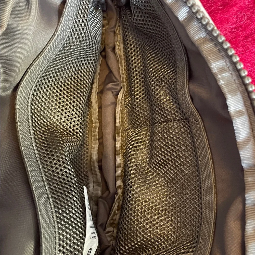 LULULEMON EVERYWHERE 1LTR HYPER TIE-DYE MULTI ROVER BELT BAG GREEN PINK & GRAY